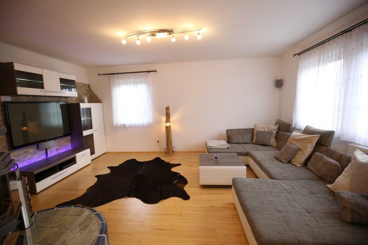 אייך Villa Hasi מראה חיצוני תמונה